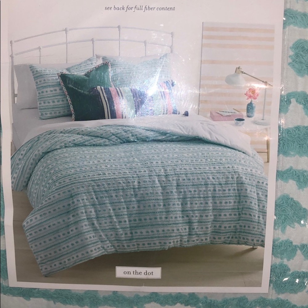 Comforter - Picture 4 of 4